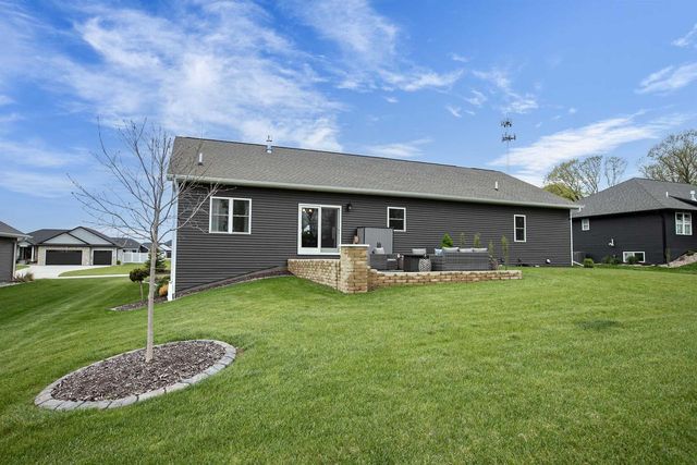 2128 CLOVER FIELD DRIVE, Suamico, WI 54313