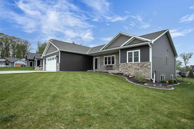 2128 CLOVER FIELD DRIVE, Suamico, WI 54313