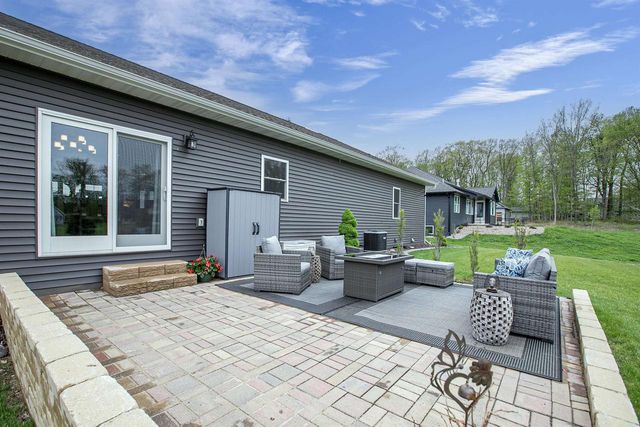2128 CLOVER FIELD DRIVE, Suamico, WI 54313