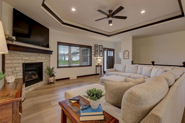 2128 CLOVER FIELD DRIVE, Suamico, WI 54313