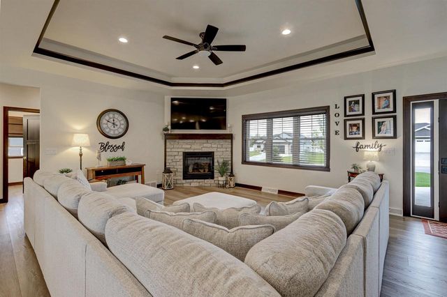 2128 CLOVER FIELD DRIVE, Suamico, WI 54313
