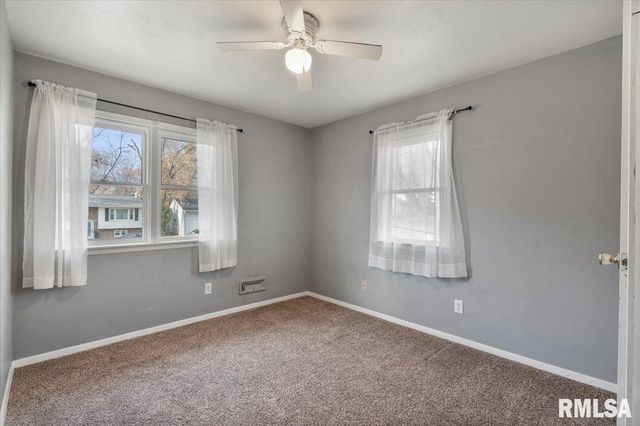 337 5TH Street Court, Silvis, IL 61282