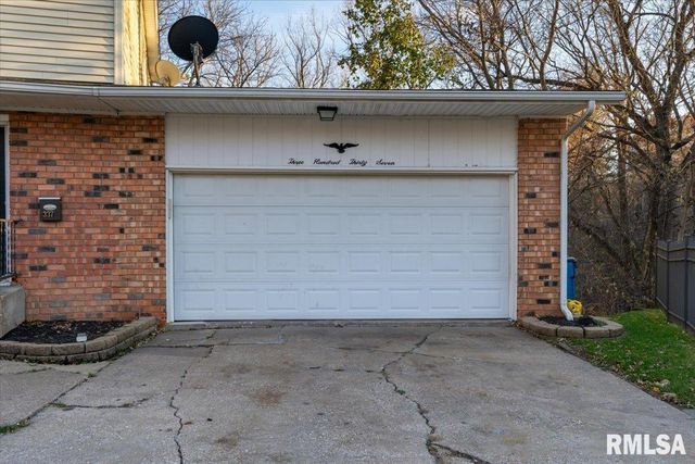 337 5TH Street Court, Silvis, IL 61282