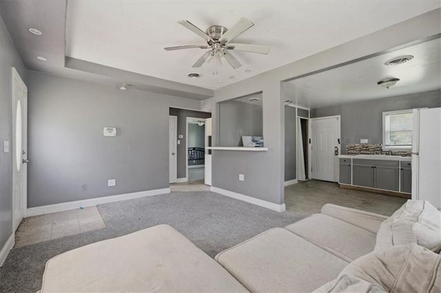 5428 College Avenue, Kansas City, MO 64130