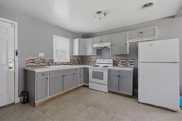5428 College Avenue, Kansas City, MO 64130