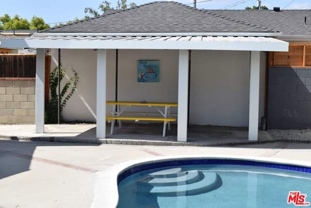 6838 Bertrand Avenue, Los Angeles, CA 91335