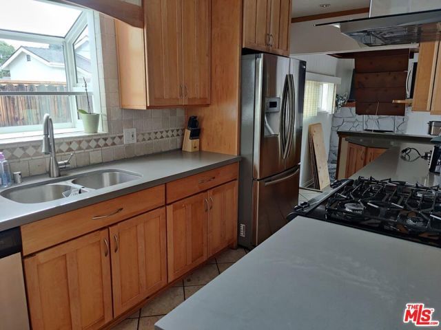 6838 Bertrand Avenue, Los Angeles, CA 91335