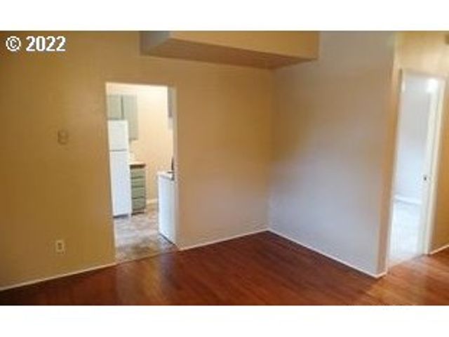 1414 Se LAMBERT St, Portland, OR 97202