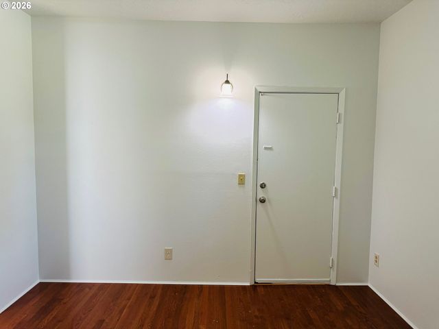 1414 Se LAMBERT St, Portland, OR 97202