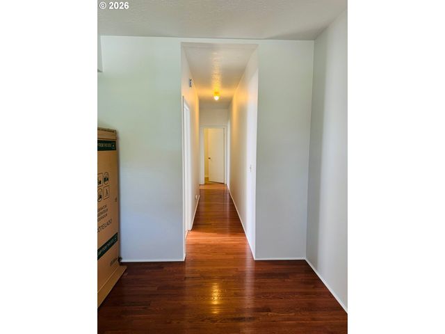 1414 Se LAMBERT St, Portland, OR 97202