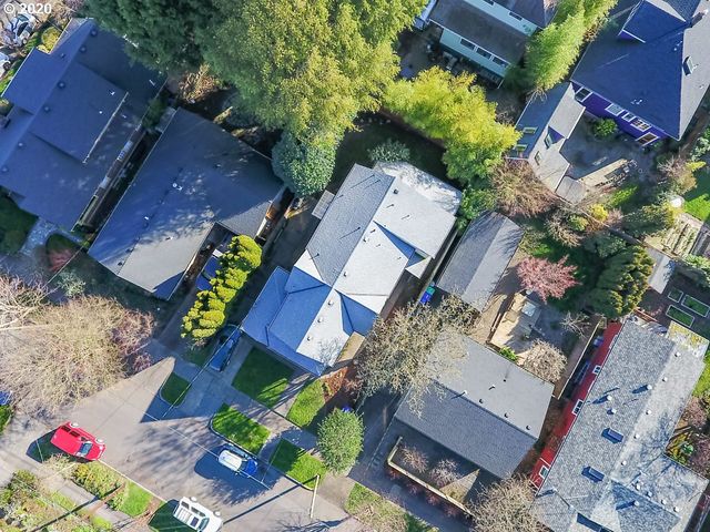 1414 Se LAMBERT St, Portland, OR 97202