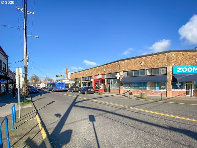 1414 Se LAMBERT St, Portland, OR 97202