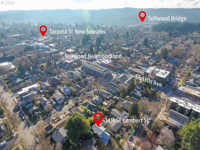 1414 Se LAMBERT St, Portland, OR 97202