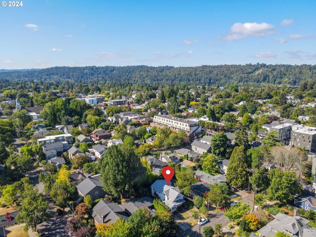 1414 Se LAMBERT St, Portland, OR 97202