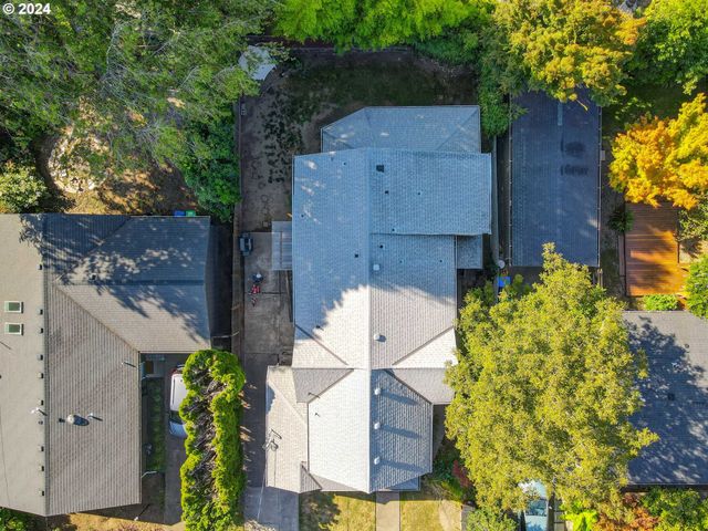 1414 Se LAMBERT St, Portland, OR 97202