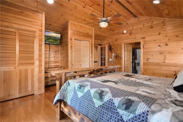 305 Skybound Rd, Blue Ridge, GA 30513