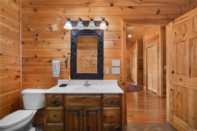 305 Skybound Rd, Blue Ridge, GA 30513