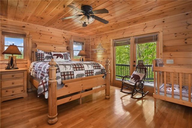 305 Skybound Rd, Blue Ridge, GA 30513