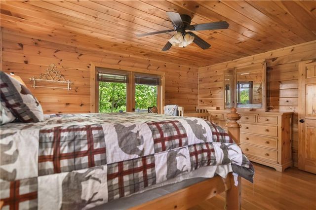 305 Skybound Rd, Blue Ridge, GA 30513