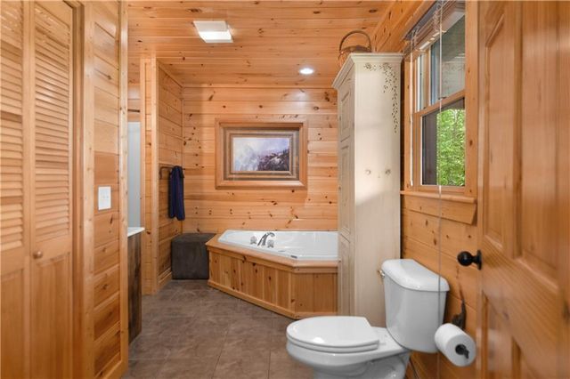 305 Skybound Rd, Blue Ridge, GA 30513