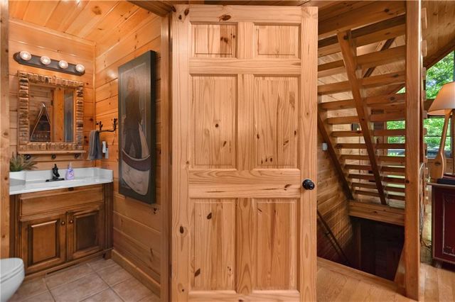 305 Skybound Rd, Blue Ridge, GA 30513