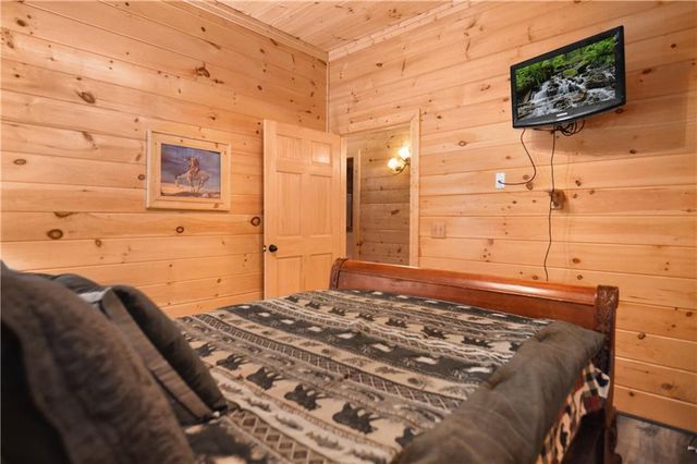 305 Skybound Rd, Blue Ridge, GA 30513