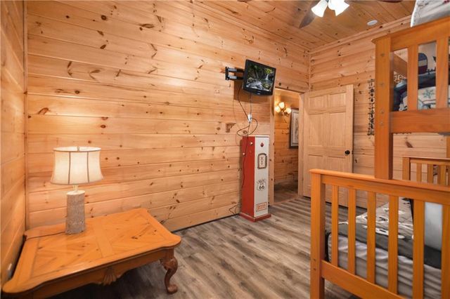 305 Skybound Rd, Blue Ridge, GA 30513