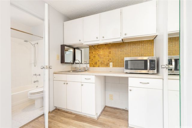 249 Kapili Street 304, Honolulu, HI 96815