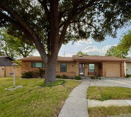 6707 Desilu Dr., San Antonio, TX 78240