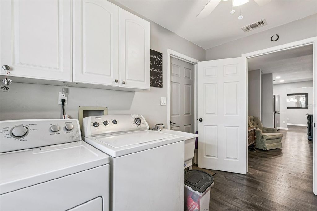 Image 18 of property listing at 895 PALMETTO STREET, Oviedo, FL 32765