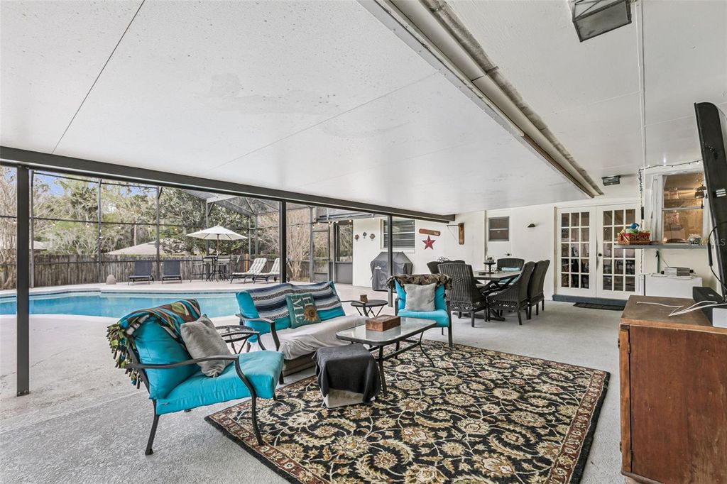 Image 21 of property listing at 895 PALMETTO STREET, Oviedo, FL 32765