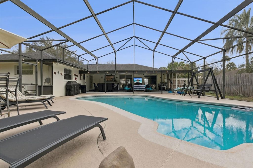 Image 24 of property listing at 895 PALMETTO STREET, Oviedo, FL 32765