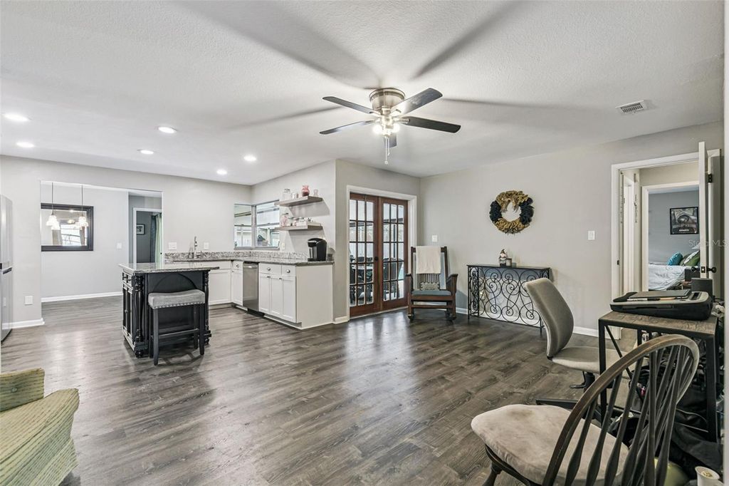 Image 4 of property listing at 895 PALMETTO STREET, Oviedo, FL 32765