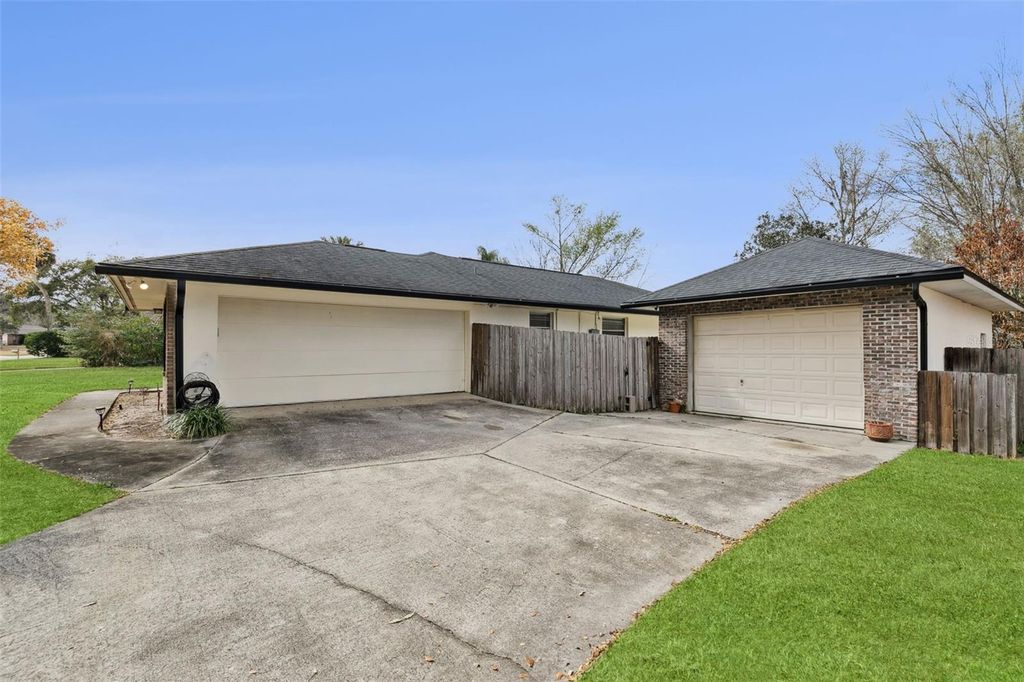 Image 34 of property listing at 895 PALMETTO STREET, Oviedo, FL 32765