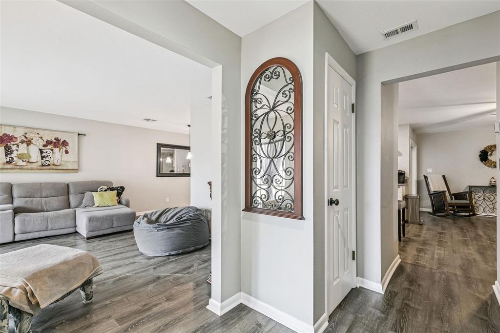 Image 6 of property listing at 895 PALMETTO STREET, Oviedo, FL 32765