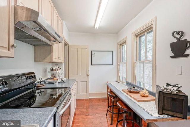 315 CHESTNUT ST, Moorestown, NJ 08057