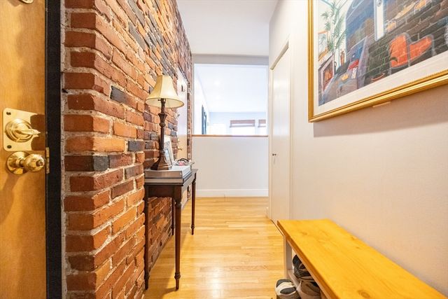 88 Hancock St 12, Cambridge, MA 02139