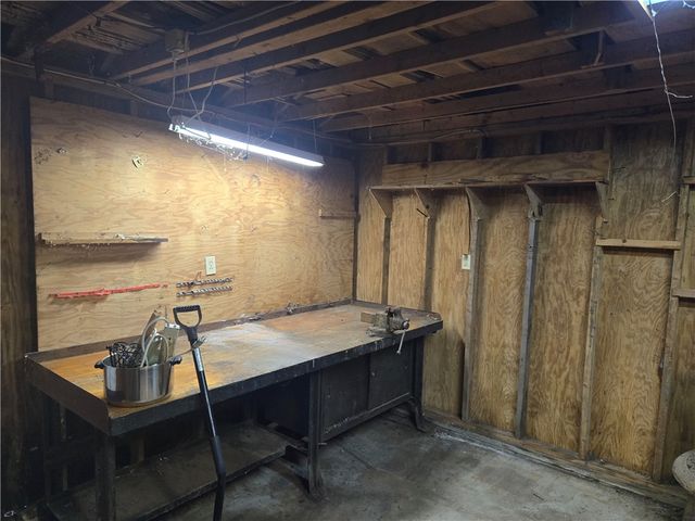 278 Central Pike, Scituate, RI 02857