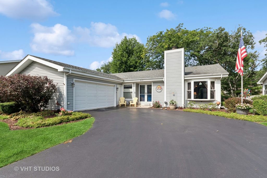 213 Plymouth Lane, Bolingbrook, IL 60440