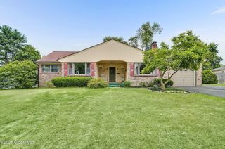 17 Malpass Road, Guilderland, NY 12203