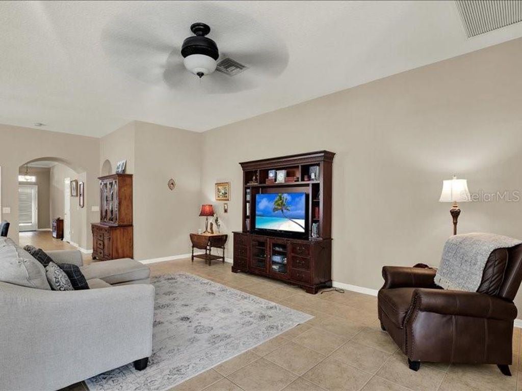 Image 12 of property listing at 13305 TIGER LILLY LANE, Tampa, FL 33625