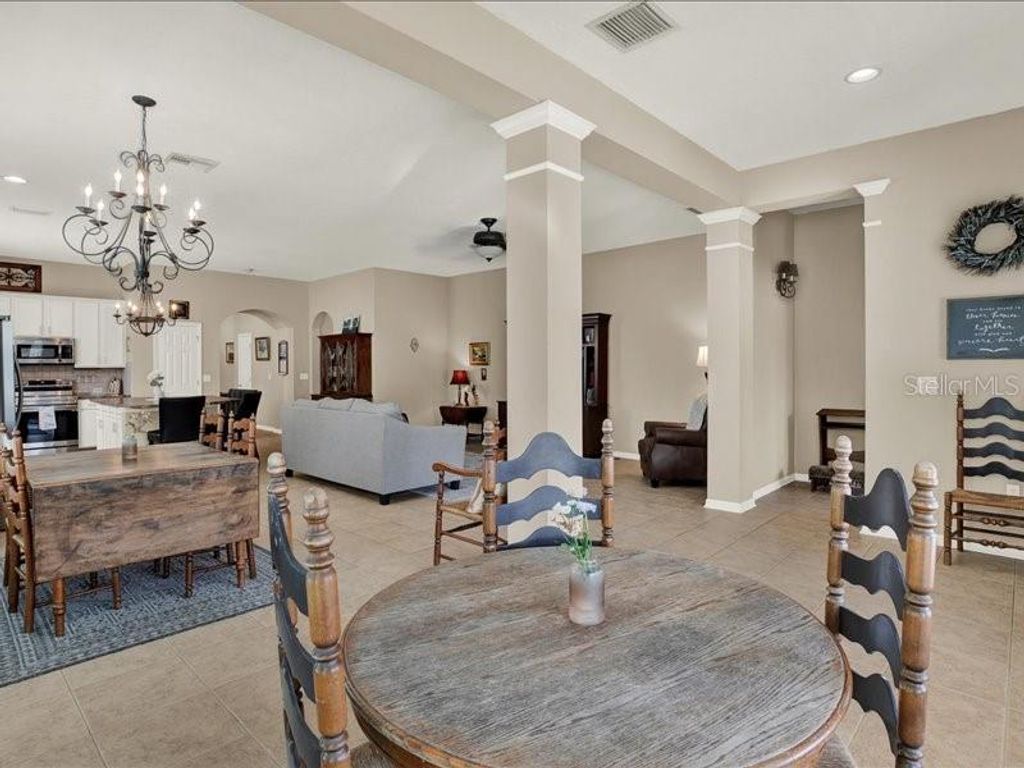 Image 13 of property listing at 13305 TIGER LILLY LANE, Tampa, FL 33625