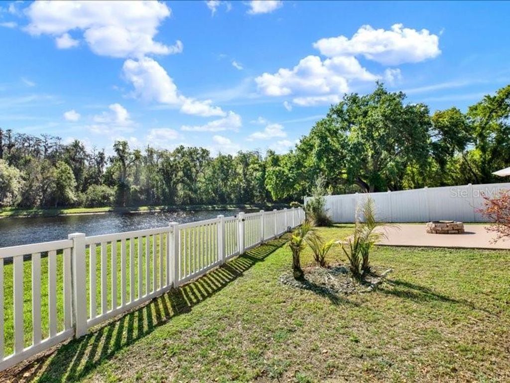 Image 28 of property listing at 13305 TIGER LILLY LANE, Tampa, FL 33625