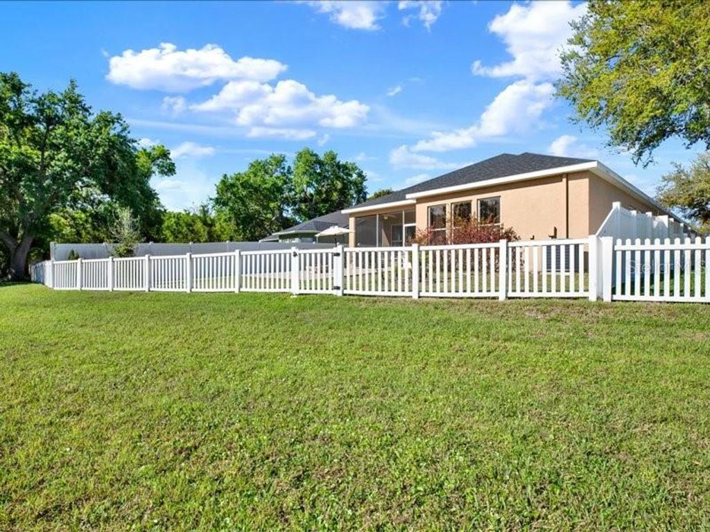 Image 29 of property listing at 13305 TIGER LILLY LANE, Tampa, FL 33625