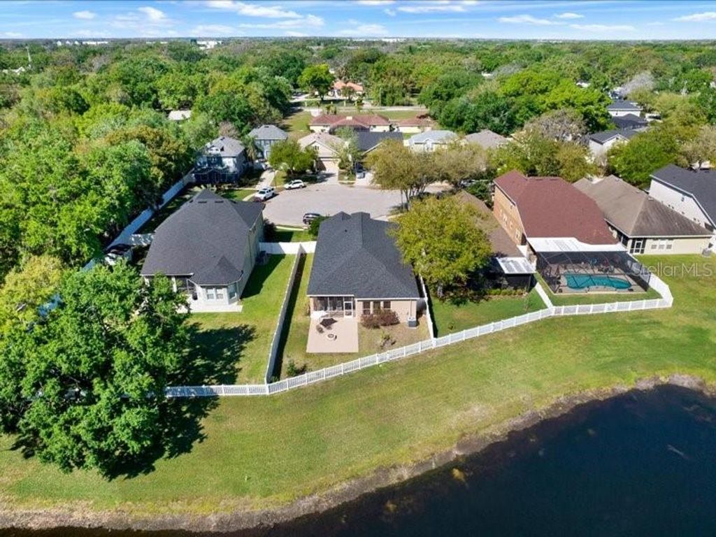 Image 30 of property listing at 13305 TIGER LILLY LANE, Tampa, FL 33625