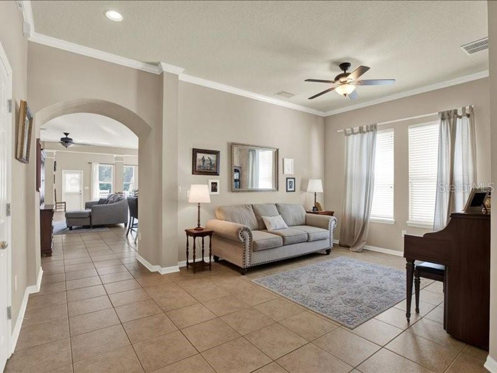 Image 6 of property listing at 13305 TIGER LILLY LANE, Tampa, FL 33625