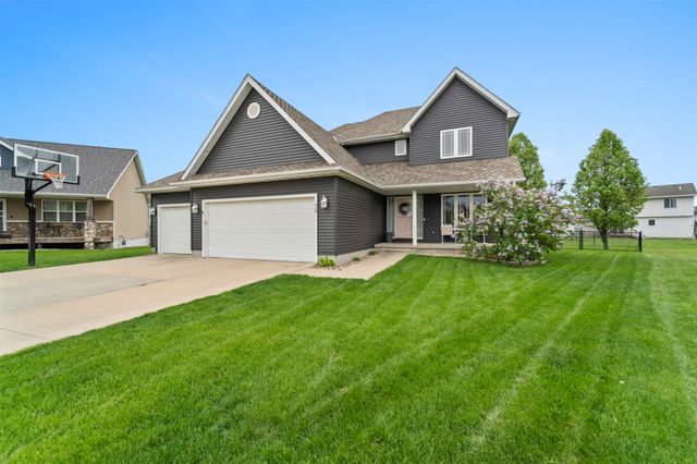 409 Tailfeather Court NW, Bondurant, IA 50035