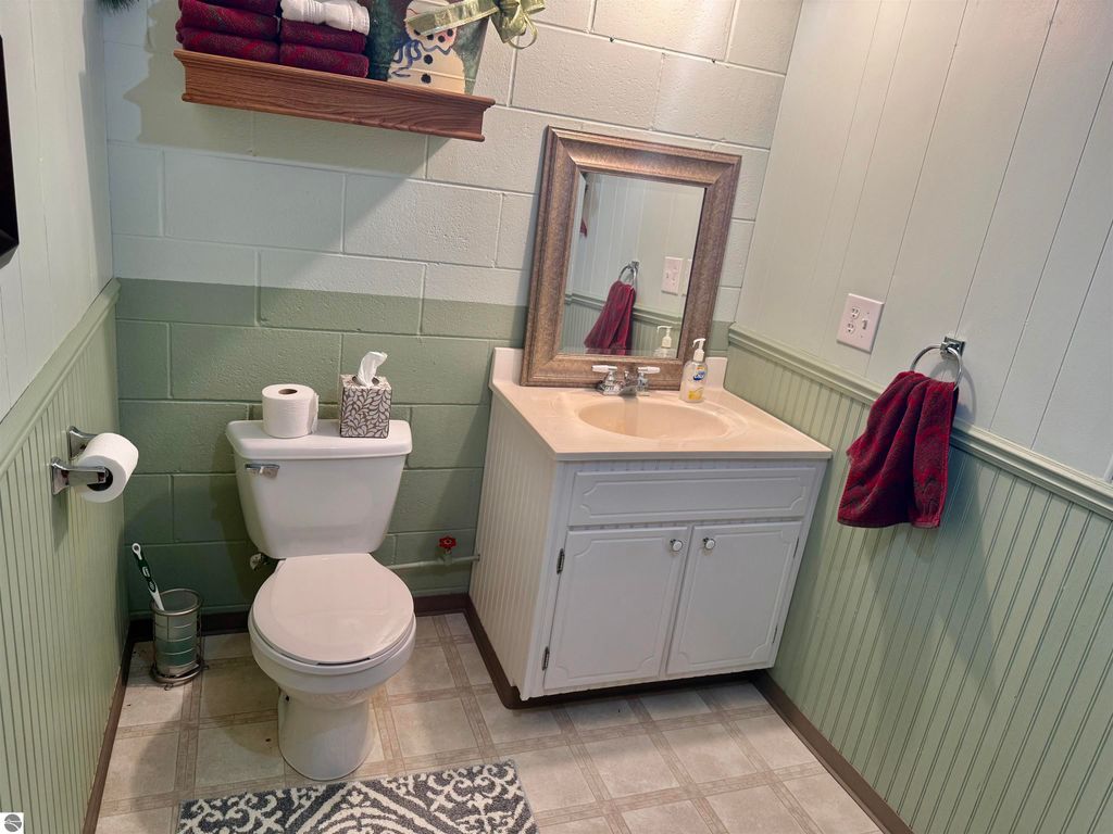 Image 55 of property listing at 135 Fox Place, St Louis, MI 48880