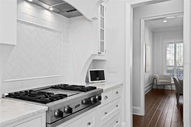 12 S TREASURE DRIVE, Tampa, FL 33609