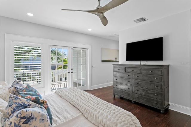 12 S TREASURE DRIVE, Tampa, FL 33609